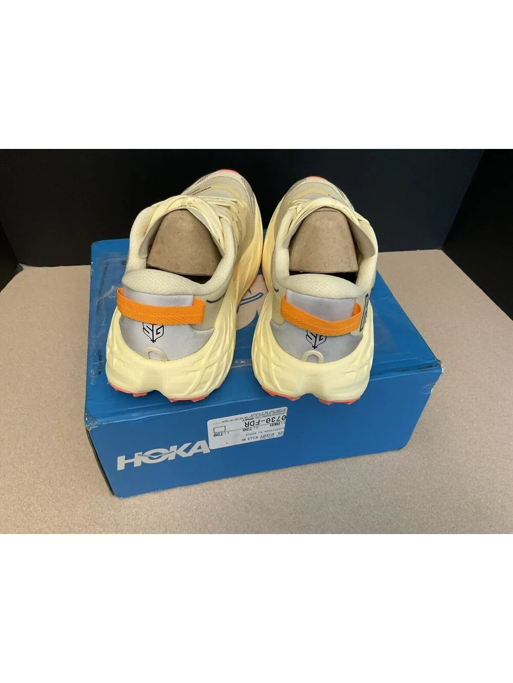New! Womens Hoka One One Speedgoat 7 Vintage Yellow Trail Running Shoes. Size 6B